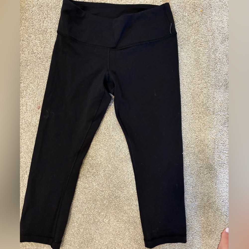 Lululemon cropped leggings size 6 - barely worn